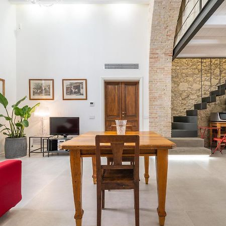 Massimo Boutique Apartment Cagliari Bagian luar foto
