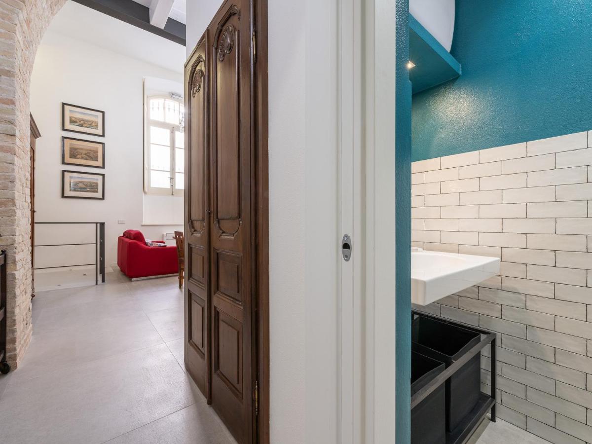 Massimo Boutique Apartment Cagliari Bagian luar foto